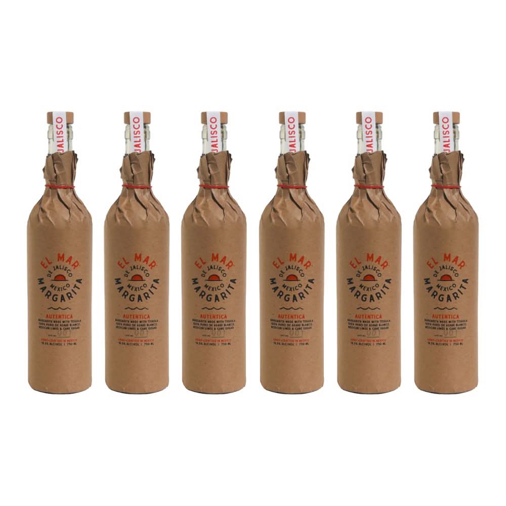 El Mar Margarita: A golden-hued blend of premium tequila and handpicked citrus, crafting a refreshing symphony of flavors reminiscent of coastal elegance.